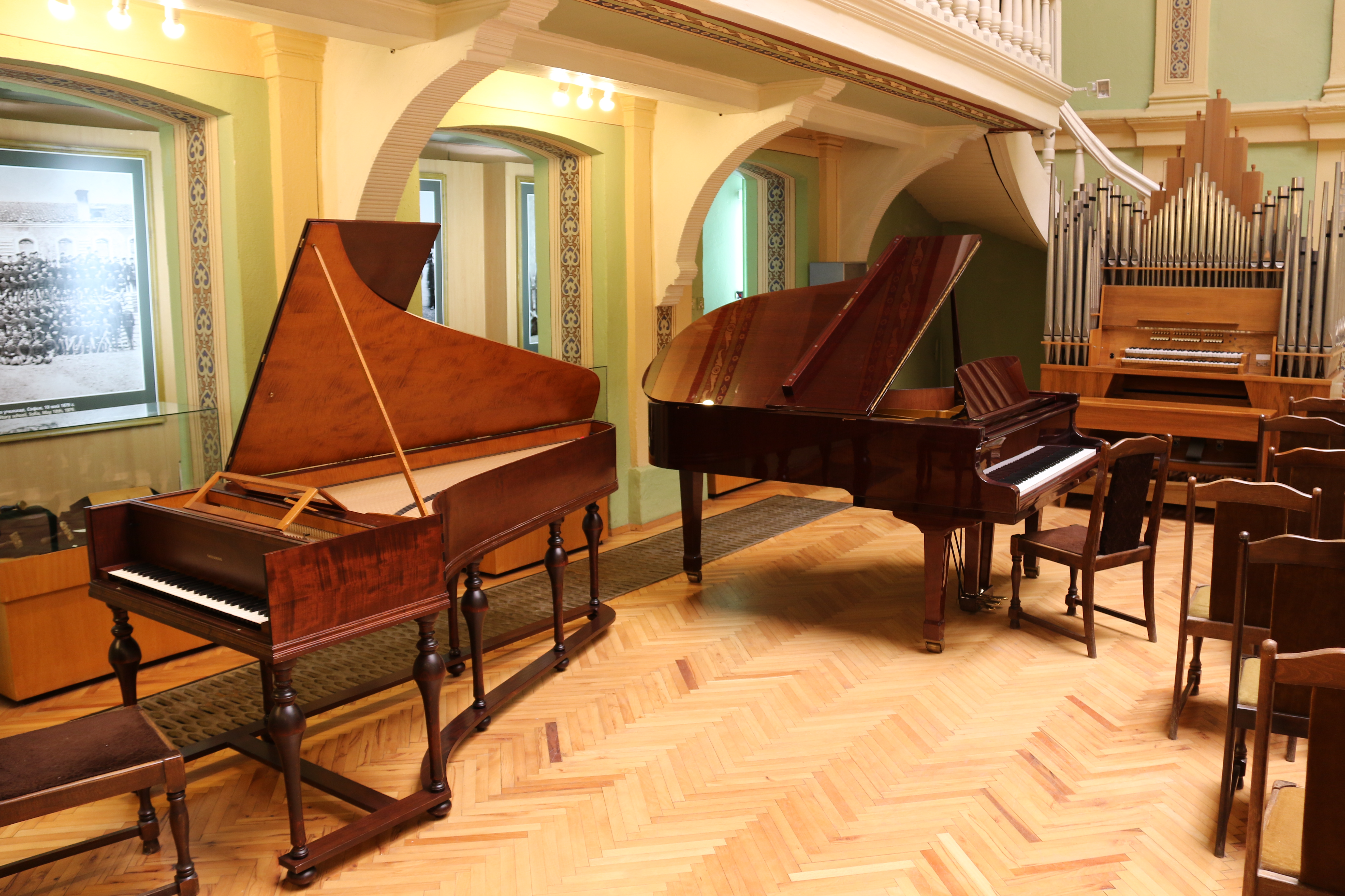 Клавесин рояль. Орган и клавесин. Клавесин Гайдна. Клавишная группа инструментов клавесин фортепиано рояль. Клавесин Моцарта музей.